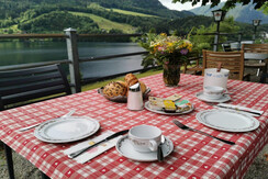 Pension Schraml, Grundlsee, Frühstk.m. Seeblick