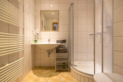 Badezimmer Familienzimmer für 3 Personen