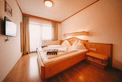 Schlafzimmer 2 App. Dachstein