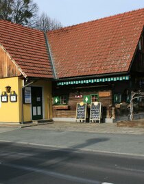 Blick von der Straße zum Gasthof Windisch | © Privatzimmer Buschenschank & Gasthof Windisch | Ferdinand Windisch | © Privatzimmer Buschenschank & Gasthof Windisch