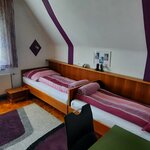 Photo of Triple room, shared shower/shared toilet, 1 bed room | © Privatzimmer Gelter