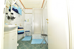 PrivatzimmerLauter-Badezimmer-Murtal-Steiermark