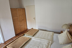 Wohnung 1. Stock Schlafzimmer 2