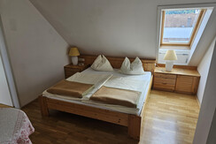 Wohnung 2. Stock Schlafraum 2