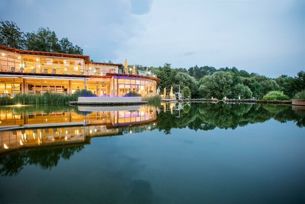 Quellenoase - Therme nur für Hotelgäste | © Heiltherme Bad Waltersdorf, Eisenberger