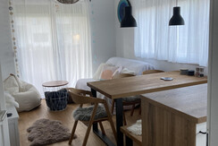 EAB3FA7A-8667-4E74-B9BB-F2A4E8CEF0C2