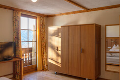 Vollholzmöbilierung