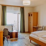 Photo of Junior suite, bath, toilet, balcony | © Karin Bergmann