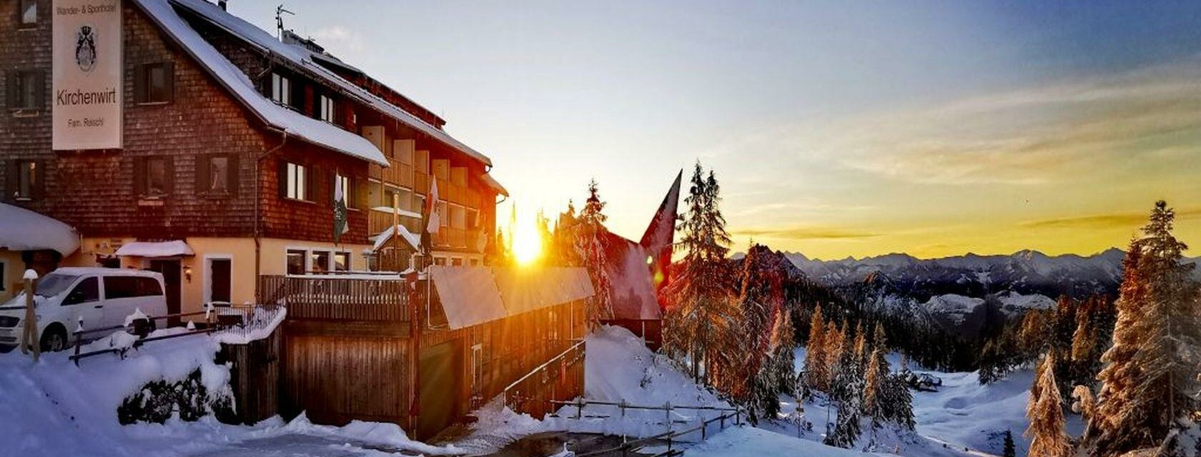 Hotel Kirchenwirt, Tauplitzalm, Blick ins Ennstal