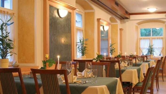 Gasthof Schrott_Speiserestaurant_Eastern Styria | © Cafe-Restaurant- SCHROTT