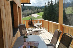 Teichwohnung Balkon mit Relax-Liege