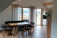 Wipfelwohnung Essbereich mit Ausblick