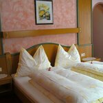 Photo of double room with shower, WC | © Rodlerhof