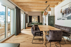 Wohnzimmer mit viel Platz