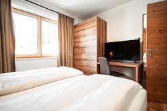 Fernseher in jeden der 2 Schlafzimmern