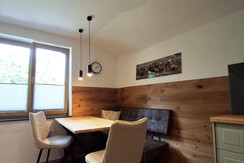 Dining table for 4-5 people