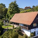 Bild von Ferienhaus mit Pool und Garten