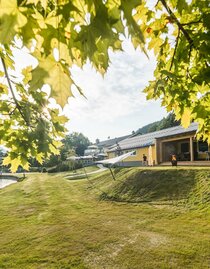 Terrasse der SeeCharlets mit Seeblick | © Thomas Sattler | Thomas Sattler | © Thomas Sattler