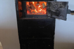 Alter gesetzter Herd in der Küche