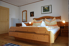 Bedroom with pull-out sofa for 4 people