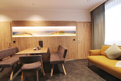 20240201151035_IMG_0958-01