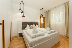 Top 4 - Bedroom with double bed