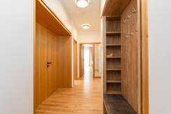 Top 4 - Anteroom and wardrobe