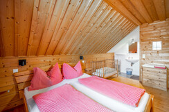Steiner´s Blockhütte | Schlafraum 1
