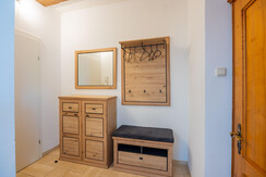 Vorraum mit Garderobe