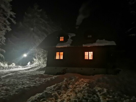 Stieglels-Almhaus-Winter-Außen-Murtal-Steiermark | © Stiegls-Almhaus