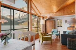 Strandcafe Hideaway 1 Wohnzimmer