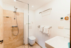 Strandcafe Hideaway 1 Badezimmer