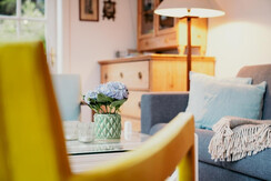 Strandcafe Hideaway 1 Wohnzimmer