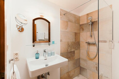 Strandcafe Hideaway 3 Badezimmer