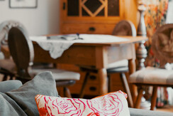 Strandcafe Hideaway 6 Wohnzimmer