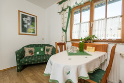 eat-in kitchen