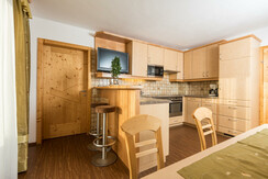 eat-in kitchen