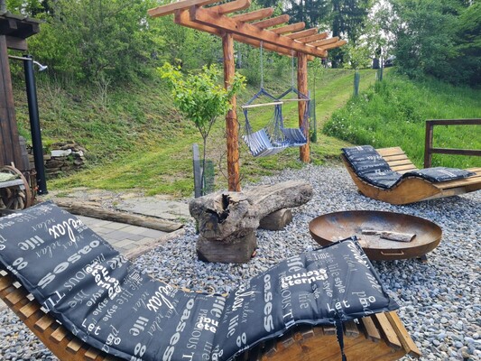 Garden furniture with fire bowl | © Hollererhütte-Huber