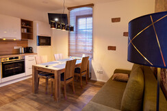 Top 1 - Tisch mit Küche