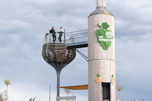 9 - Weinflasche-Loipersdorf_Thermen- und Vulkanlan