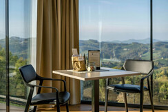 thymianlodge-wurzenberg-essen-mit-aussicht-detail