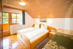 Waldhoamat_Appartement II_Schlafzimmer