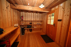 Anno1902 - Entrance area and wardrobe