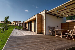 Terrasse und Lage WeinHAUS 03