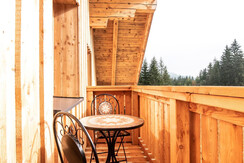 Wohnhaus Balkon verkleinert