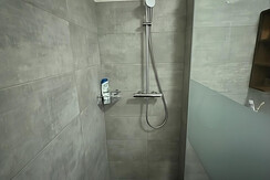 Dusche_Bad_Radkersburg-transformed