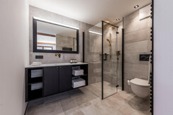 Alpenherzog Bad zu Schlafzimmer1