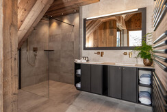 Berghoheit Bad zu Schlafzimmer -- Almadel