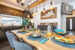 Alpenlodge, Bad Mitterndorf, Tisch