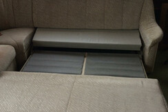 02_ALTSTADT-APARTMENT Weißburgunder_Ausziehcouch